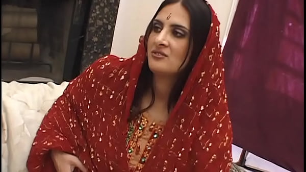 Makeup Aunty Sex Hd - Telugu makeup artist aunty blowjob video